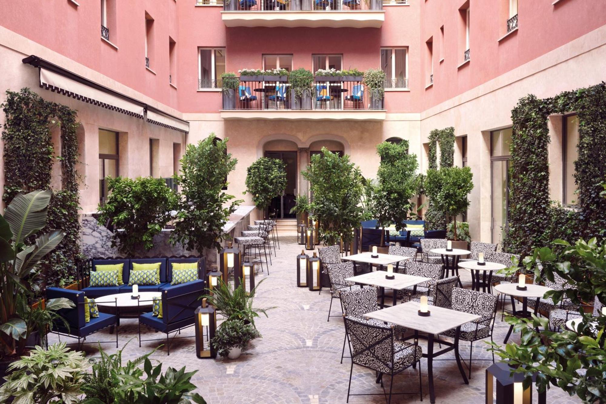 W Rome Hotel Exterior photo